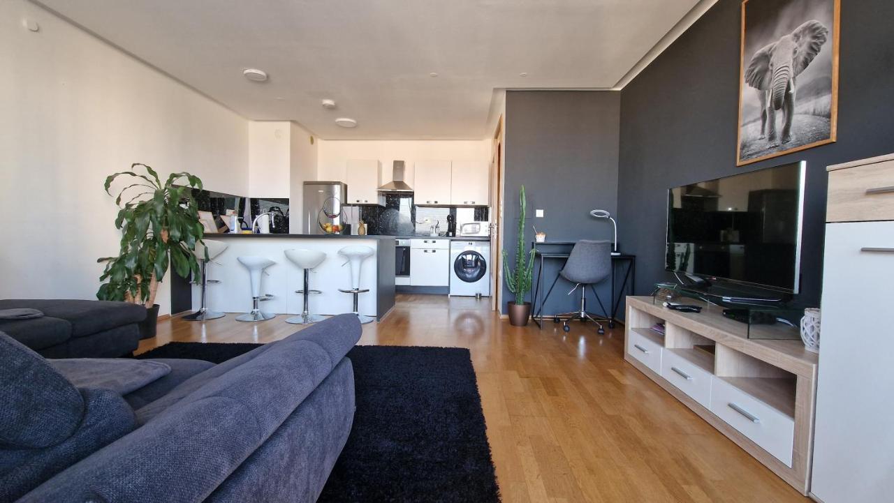 Hermes Apartment & 2 Free Garage Secured Parkings Любляна Экстерьер фото
